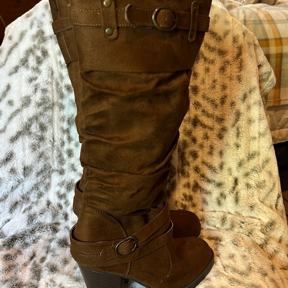 Dania platform, high heel heel brown suede with buckle size 5.5 - Picture 2 of 9